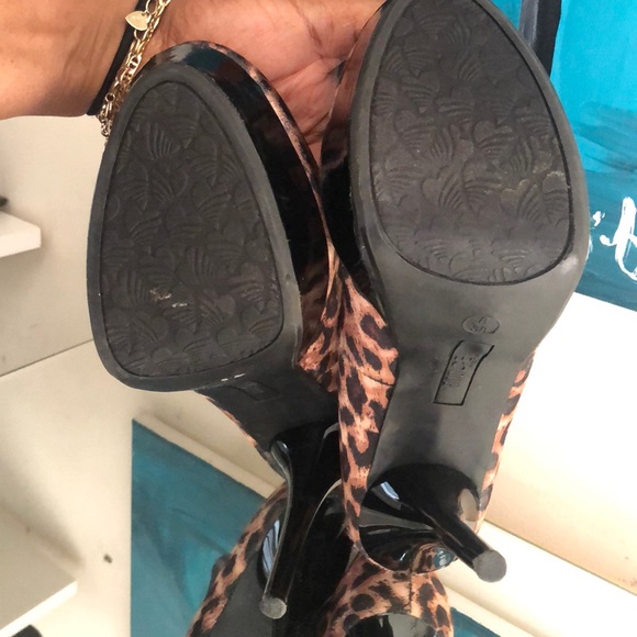 Size 8 Leopard Platform Heels - Picture 6 of 6